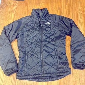 The North Face women’s small black insulated puffer coat